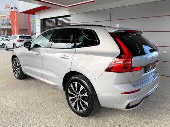 Volvo XC60 B4 145kW AWD Geartronic Plus Dark - 4