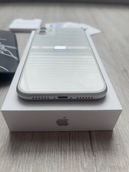 iPhone 11, White 64GB - 4