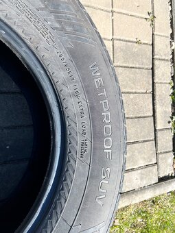 Nokian 265/65r17 - 4
