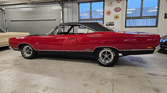1969 Plymouth GTX 440 V8 - muscle car, po renovaci - 4
