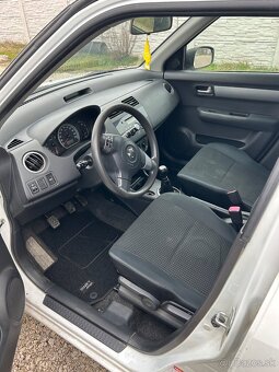 Predám Suzuki Swift 1.3 - 4