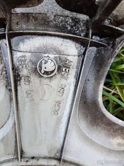 Puklice Škoda 15 - 4