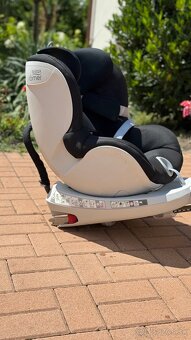 Predám otočnú autosedačku Britax Römer Dualfix 0-18kg - 4