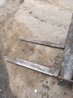 Paletizacne vydli s posuvom - 4