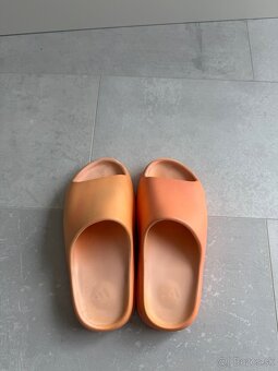 adidas yeezy slides - 4