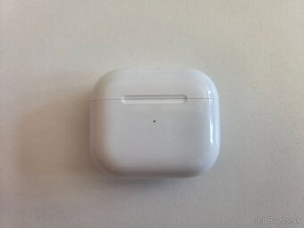 Apple AirPods (2022) 3. generácie - 4