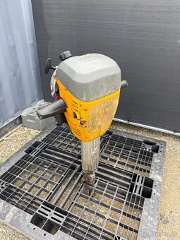 Benzínové búracie kladivo Wacker Neuson BH55 - 4