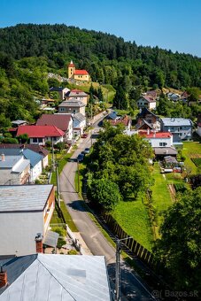 Ponúkame na predaj slnečný pozemok v tichej uličke - 4