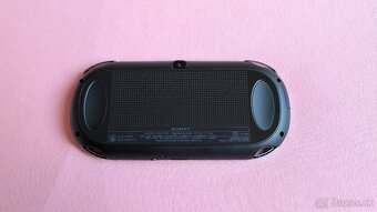 PS Vita 1100 3G OLED čierna - 4