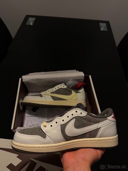 Jordan 1 Travis Scott Reverse Mocha - 4