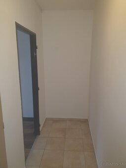 Predám 1-izbový byt na Medvedzí - 4