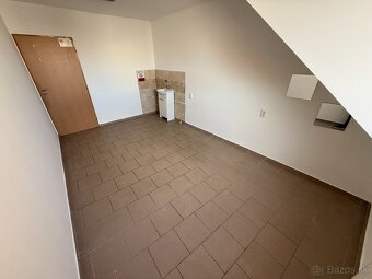 Exkluzívne APEX reality prenájom priestoru v centre HC 15 m2 - 4