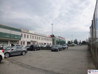 STROJNÍCKA: VOĽNÉ OBCHODNÉ priestory 48 m2 - PRÍZEMIE - 4