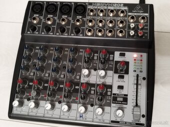 Behringer XENYX 1202 - 4