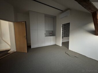 RealityKolesár prenajíma kancel s parkovaním Hlavná ulica Ko - 4