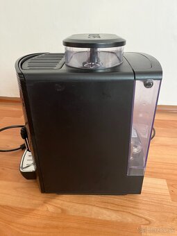 Predám automatický kávovar KRUPS EA81 - 4
