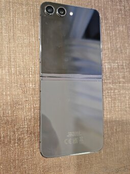 Samsung Galaxy Flip 5 - 4