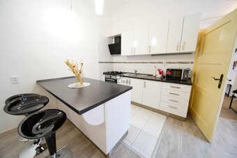 Priestranný 2 iz. byt na prenájom v centre Košíc s parkovaní - 4