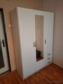 Šatníková skriňa. - 4