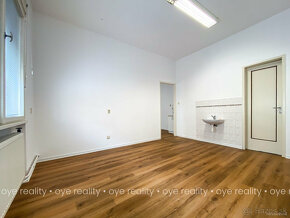 Na prenájom kanc. priestory v absolútnom centre KN - 69 m2 - 4