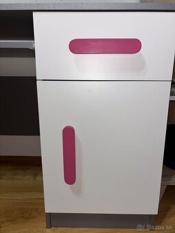 Pisaci stolik 2x, komoda a postel - 4