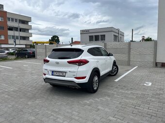 Hyundai Tucson - 4