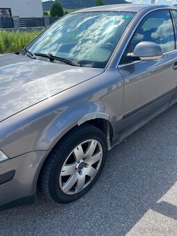 Volkswagen Passat 1.9 TDI Business - 4