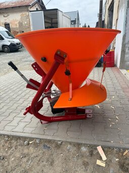 Rozmetadlo STRUMYK 250 - 4