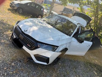 Škoda Octavia Combi 1.4tsi Hybrid dsg RS - 4