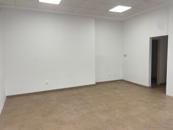 ++Obchodný priestor s výkladom v centre mesta++ - 4