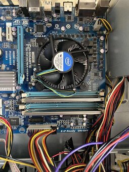 Predám kancelárski pc z i3 4gb ram 250 gb hdd win 11 - 4