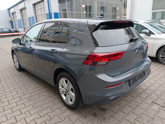 VW Golf 8 1.0TSI 81kW Manual 14tkm LED - záruka Autodraft - 4