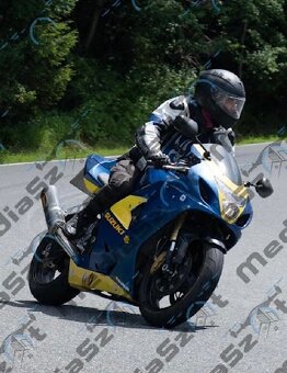 Suzuki GSX-R 600 - POUZE 17 000 KM - 4