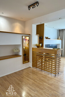 PRENÁJOM: Priestranný 4-izbový byt s výhľadom na hrad v cent - 4