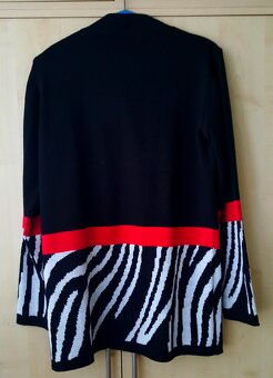 OVERSIZE pulóver LEMONADE s bočnými rázporkami - 4