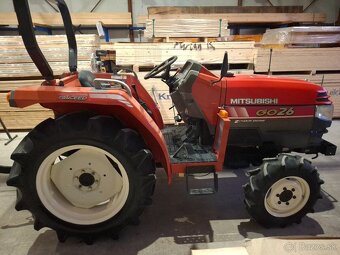 Mitsubishi GO 26 - 4