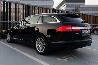 Jaguar XF 2.2D Sportbrake - 4