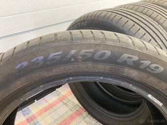 Predám letné pneu PIRELLI 235/50 R19 - 4
