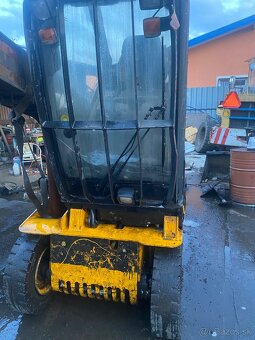 Teleskopický vysokozdvižný vozík JCB – poctivý stroj - 4