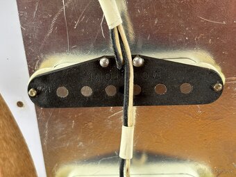 Loaded pickguard pre Stratocaster Mojotone - 4