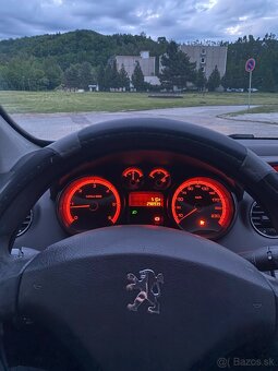 Predám Peugeot 308 (7-miestne) - 4