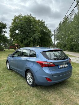 Hyundai i30 CW 1.6i MPI 16V DOHC Comfort 6st. A/T - 4