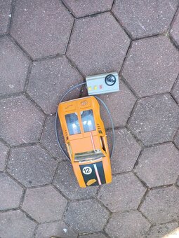Predávam starožitné autíčko na ovládanie - 4