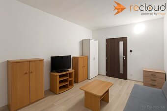Pomúkame na predaj 1 izbový byt priamo v centre mesta Kežmar - 4