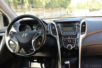 Hyundai i30 kombi, 1,6 benzín, 104 800 km, 2013 - 4