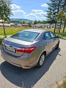 Toyota Corolla sedan 1.6 Style - 4