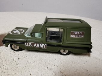 Corgi Chevrolet Impala Kennel pick up - 4