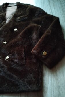 Hnedá krátka kožušinová bunda, v. XL/XXL - 4