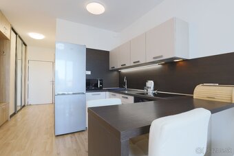 1 izb byt Nový Ružinov - 4