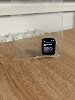 Dobrý deň Ponúkam na predaj Apple Watch SE 2022 44mm Silver - 4